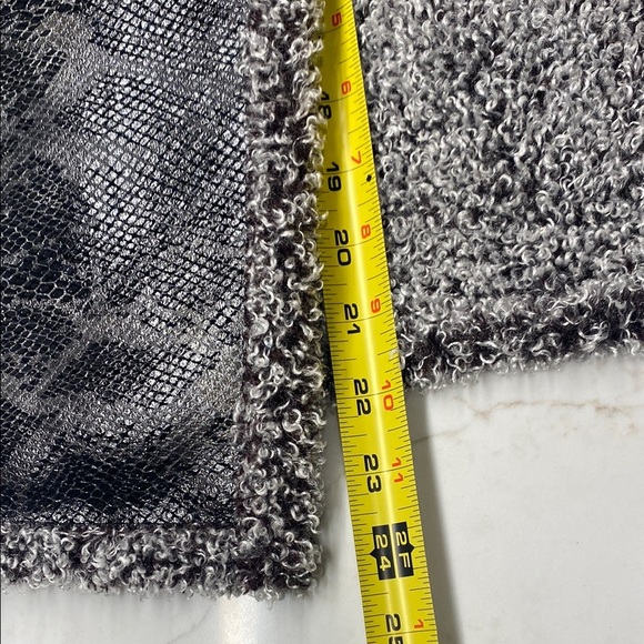 Joseph Ribkoff Vest Faux Leather Faux Sherpa Reptile Texture Shawl Collar Size 8 - Picture 11 of 11